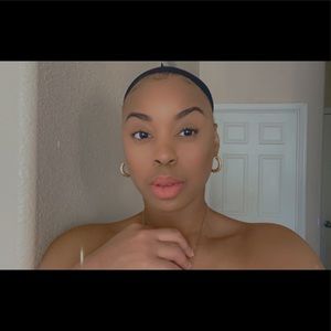 Meet your Posher, Mia